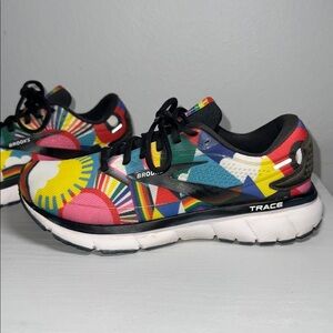 Brooks Women's Trace 2 Running Sneakers Multicolor Geometric